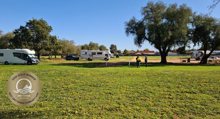 motorhomes in Temora RV park