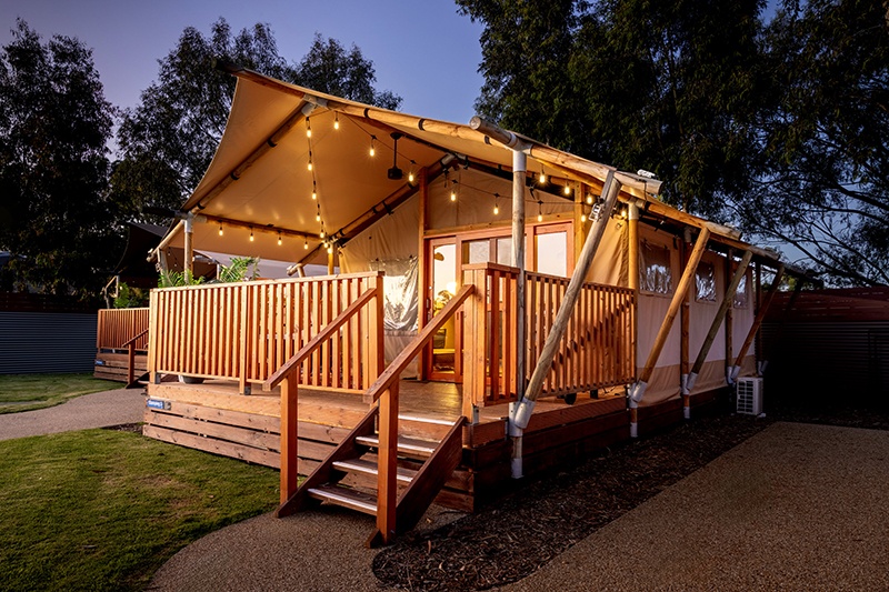 BIG4 Deniliquin Holiday Park cabin at dusk