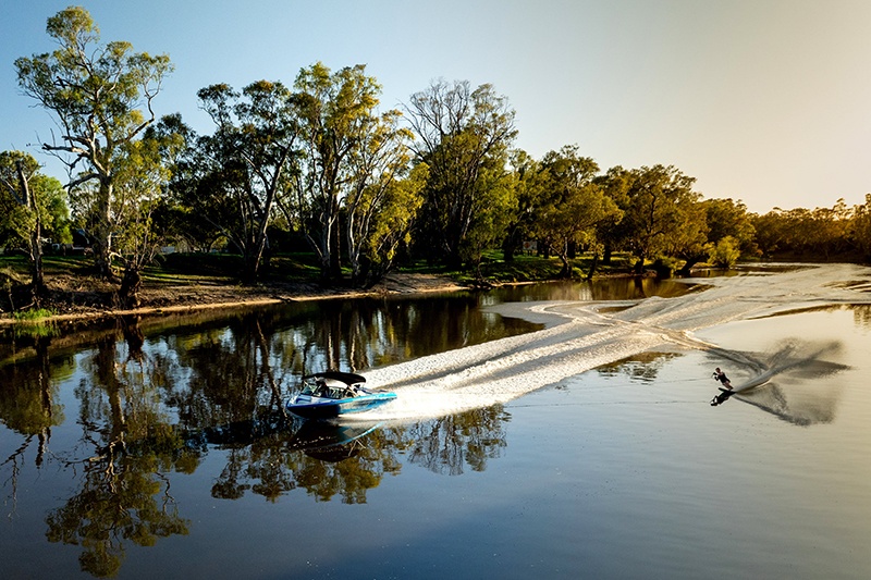 BIG4 Deniliquin Holiday Park water skiing